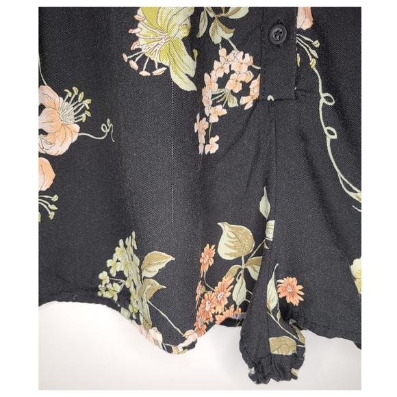 Brandy Melville Floral Romper - Picture 8 of 8